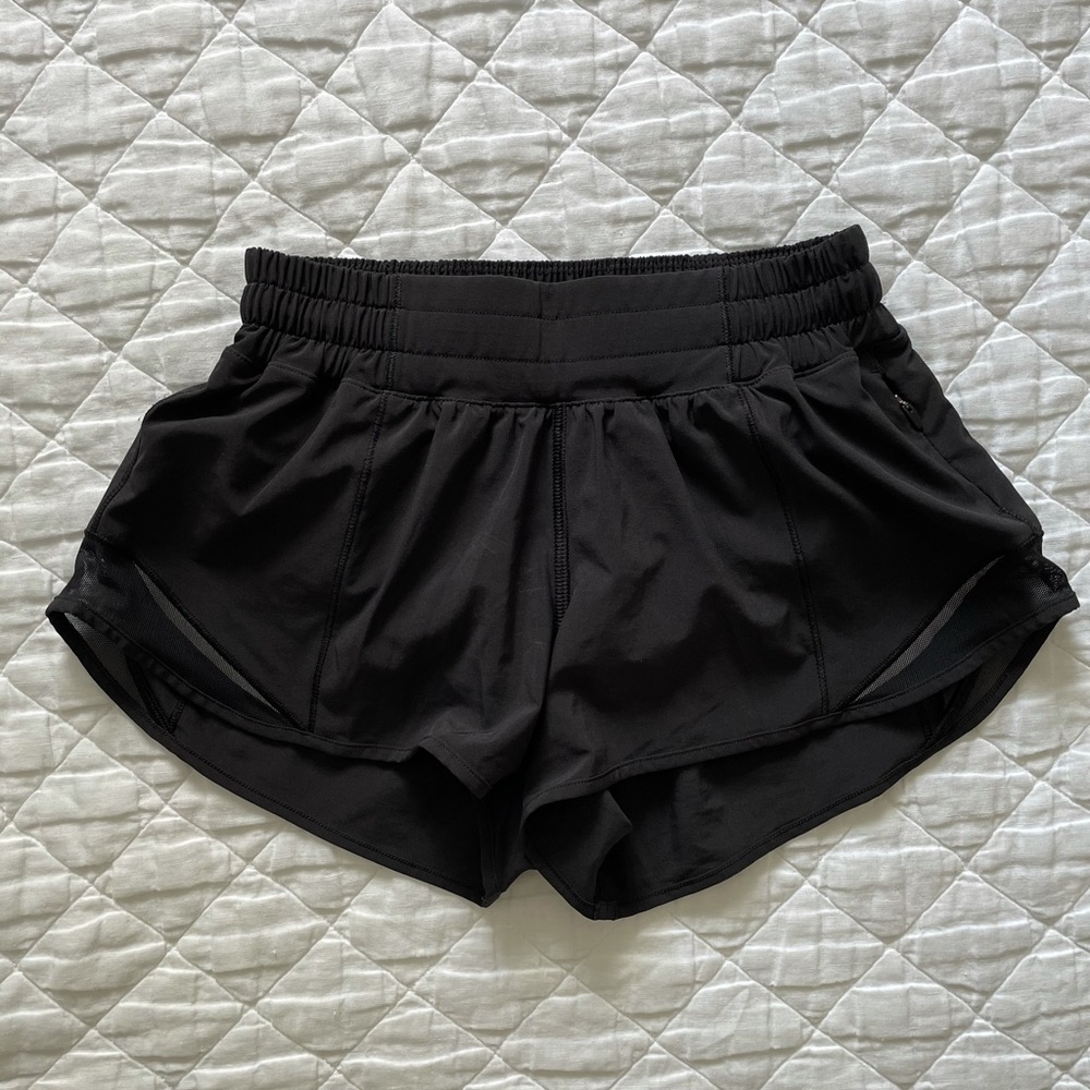 Lululemon Hotty Hot Low Rise Short Size 2